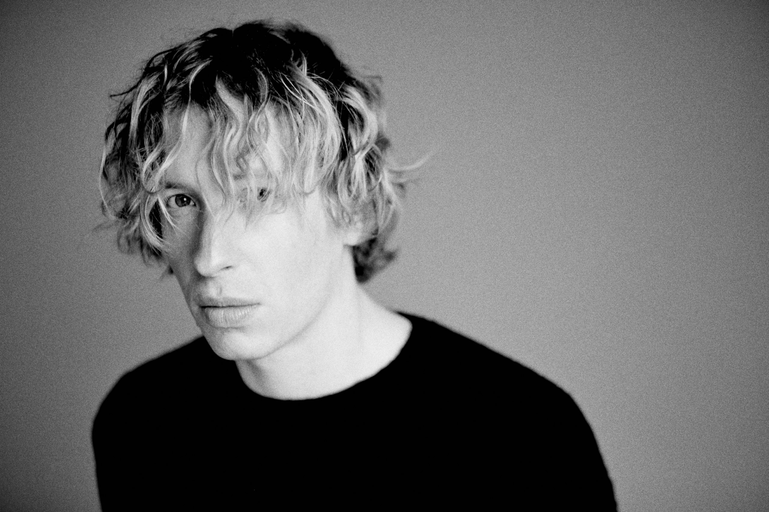 DANIEL AVERY – ELECTROPICALES
