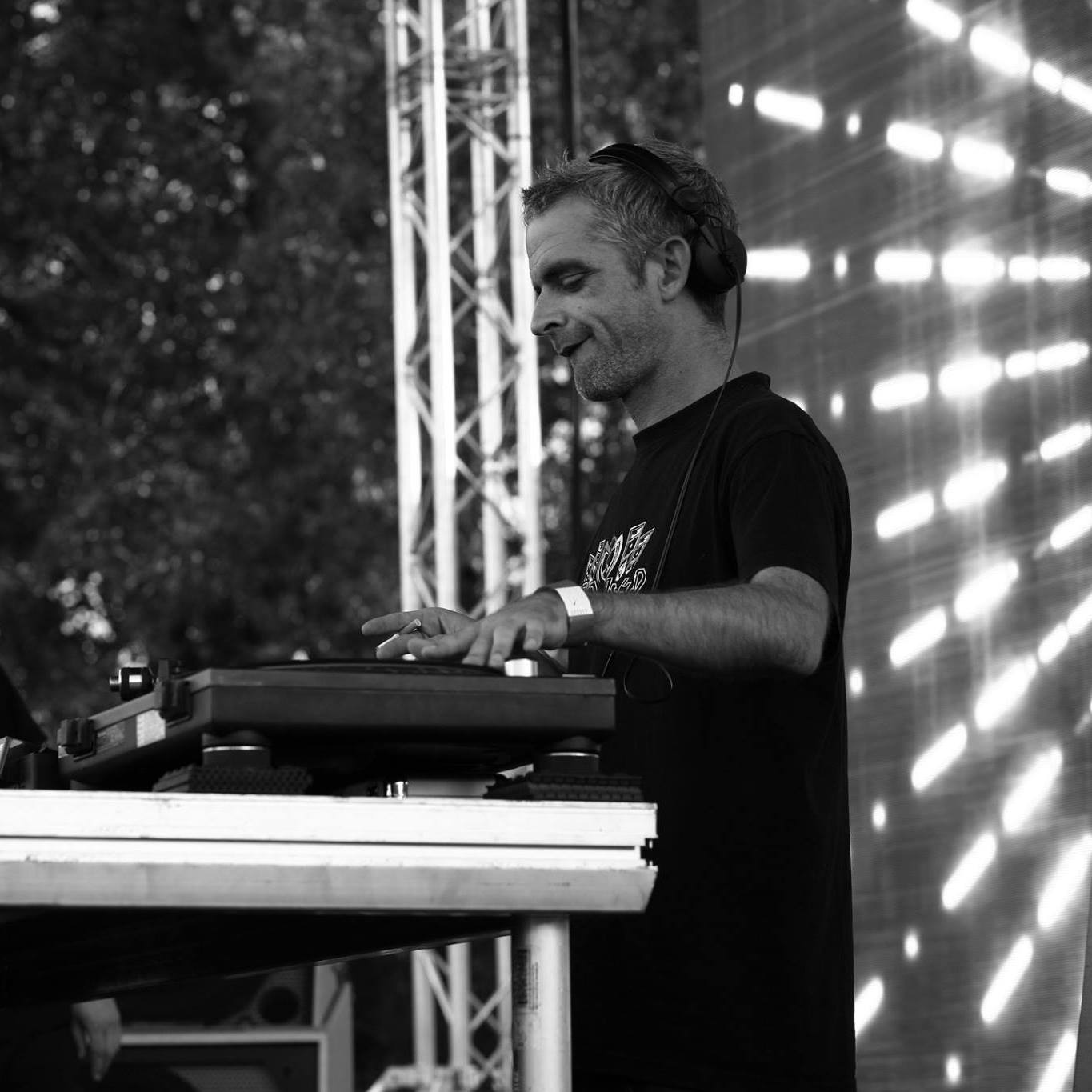 ABUZOR – ELECTROPICALES